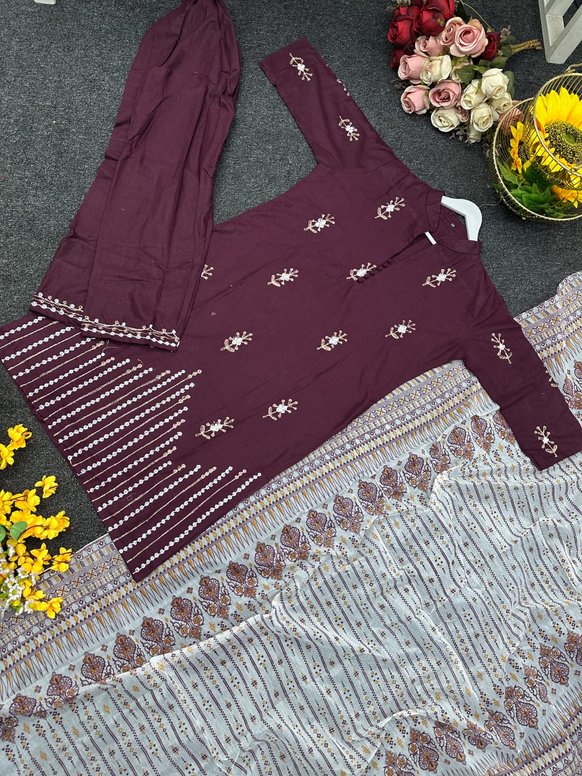 আরামদায়ক থ্রি পিস কালেকশন