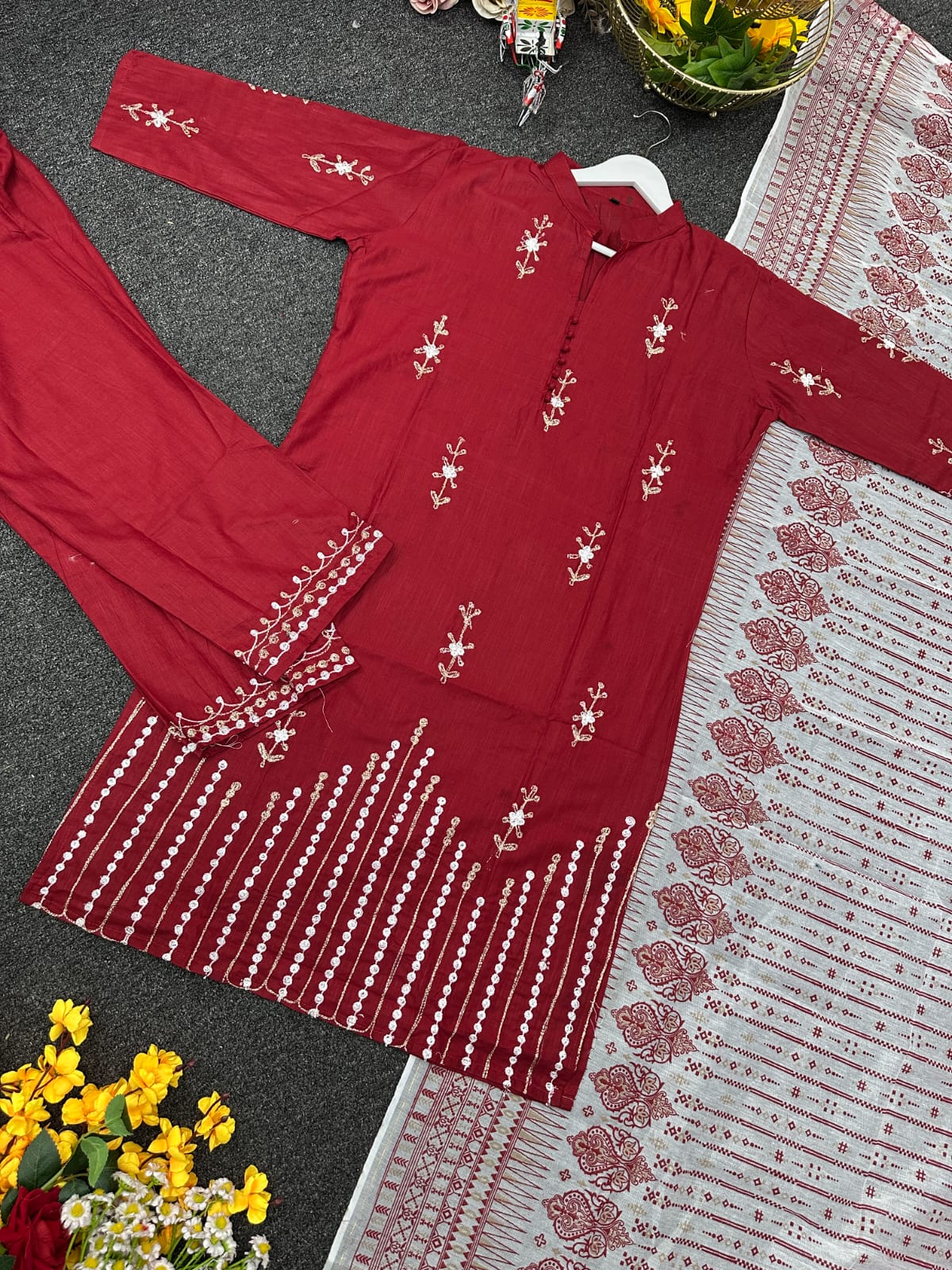 আরামদায়ক থ্রি পিস কালেকশন