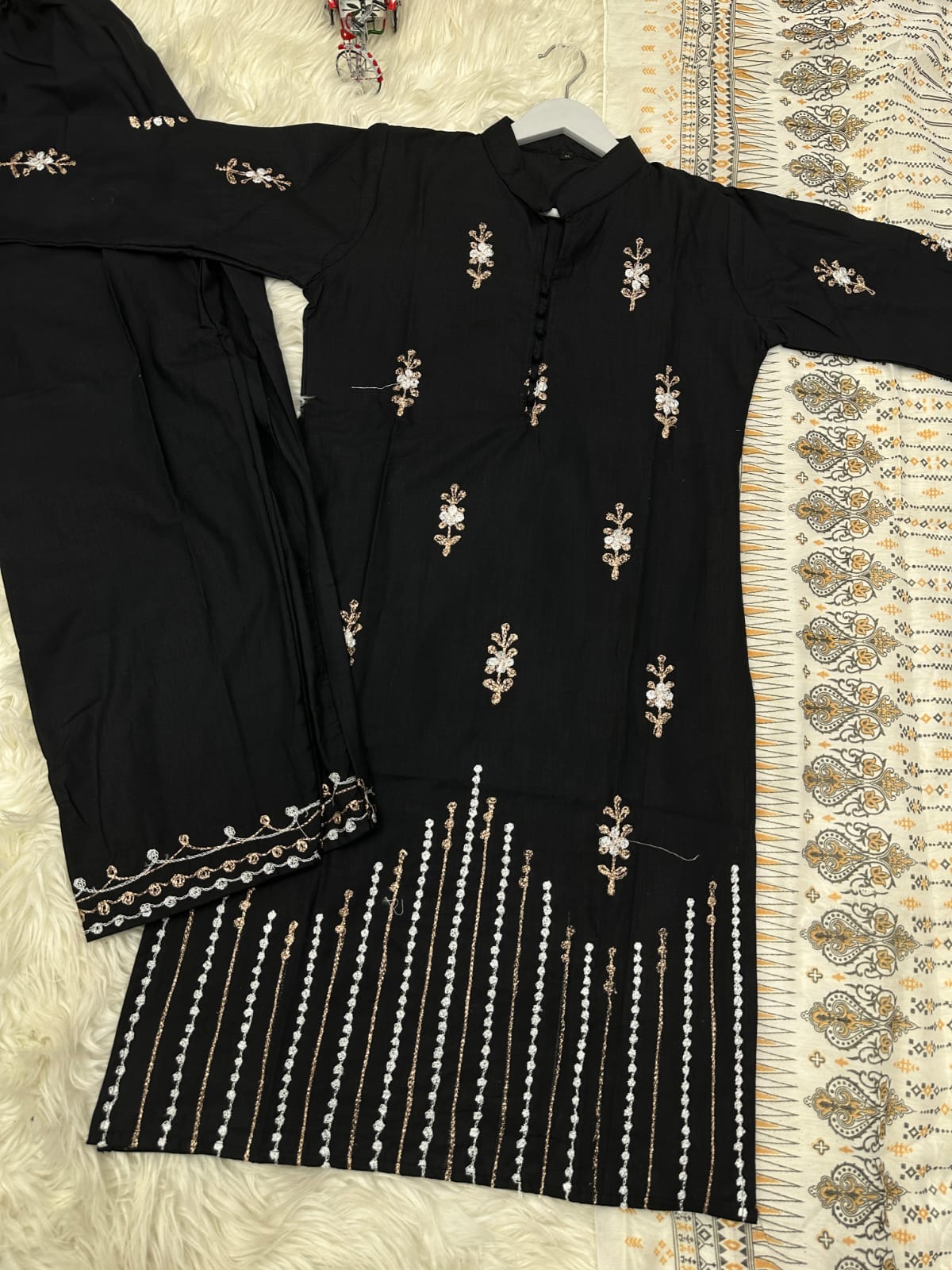 আরামদায়ক থ্রি পিস কালেকশন