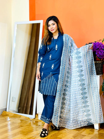 আরামদায়ক থ্রি পিস কালেকশন