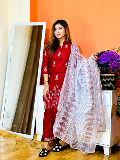 আরামদায়ক থ্রি পিস কালেকশন