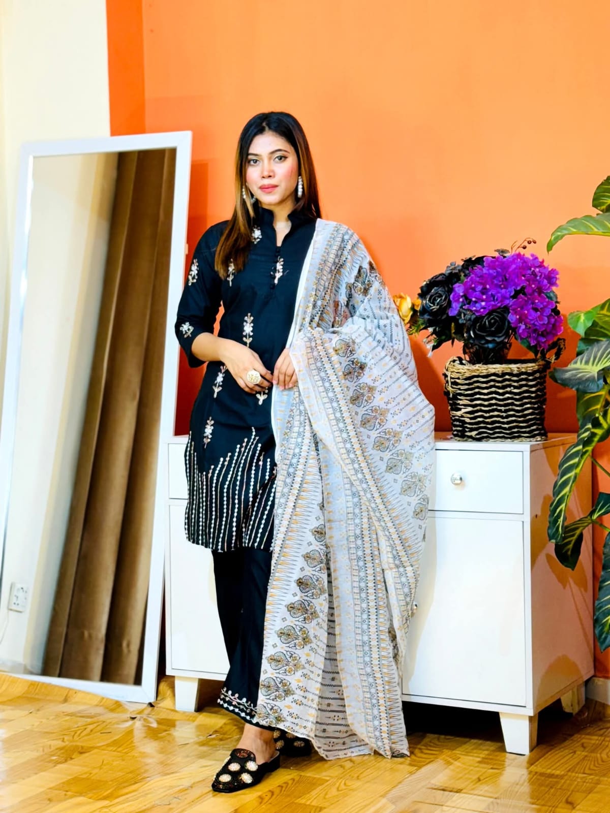 আরামদায়ক থ্রি পিস কালেকশন