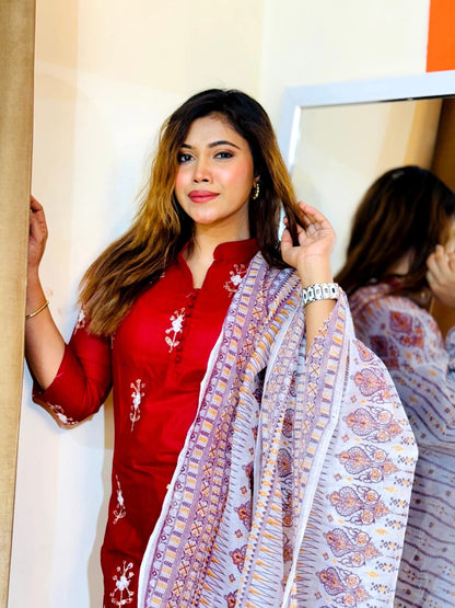 আরামদায়ক থ্রি পিস কালেকশন