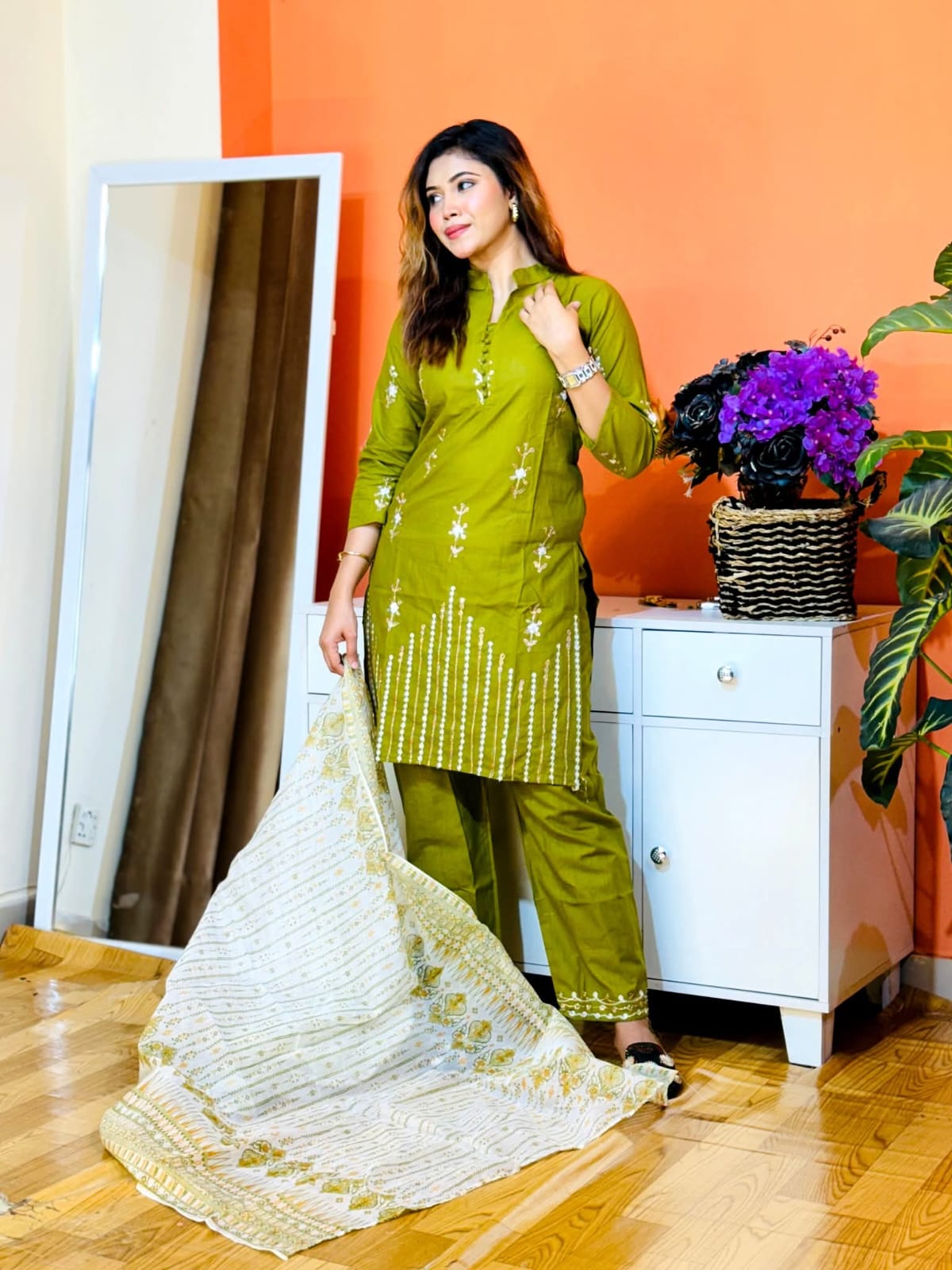 আরামদায়ক থ্রি পিস কালেকশন