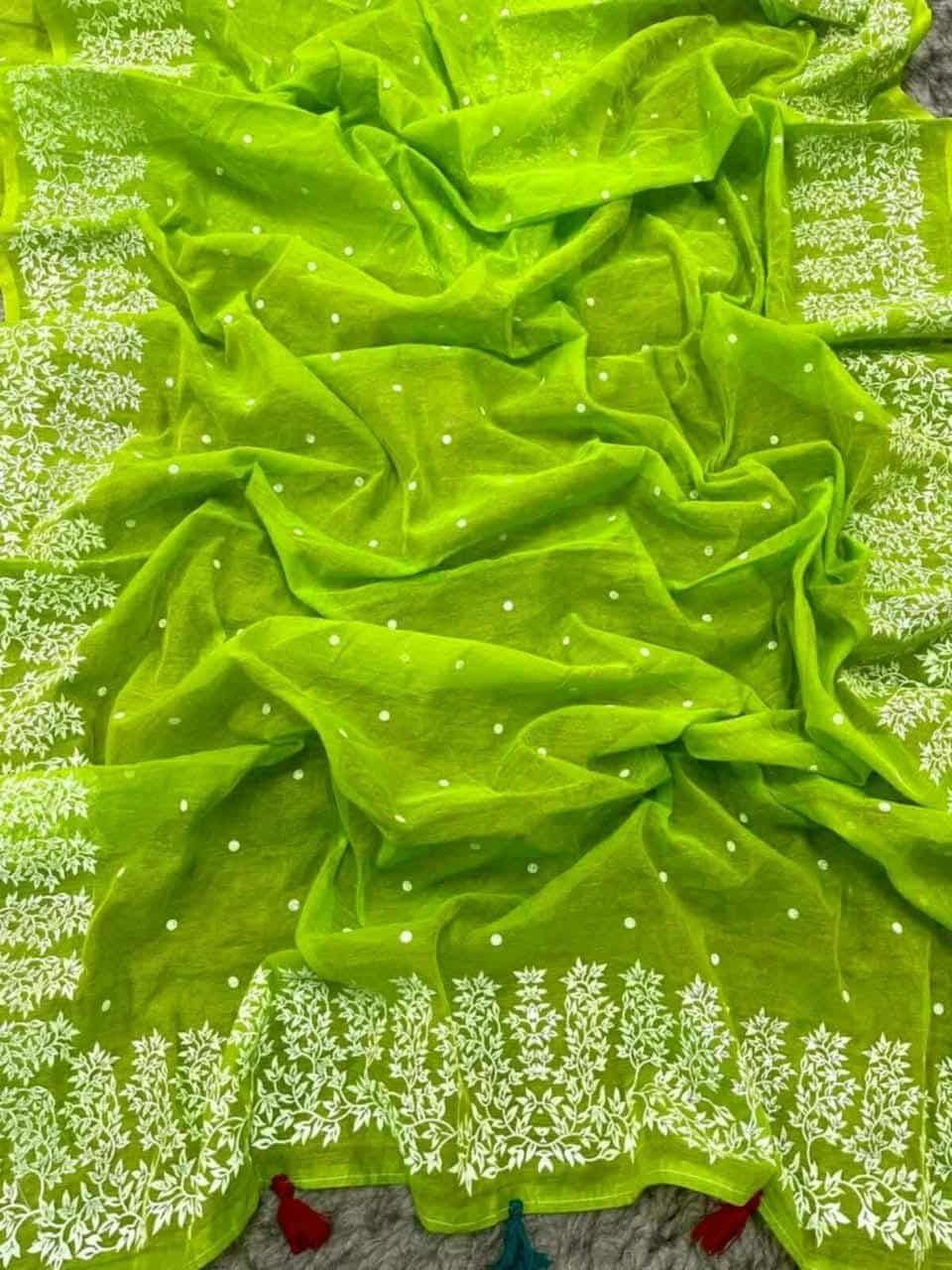 স্কিন প্রিন্ট শাড়ি