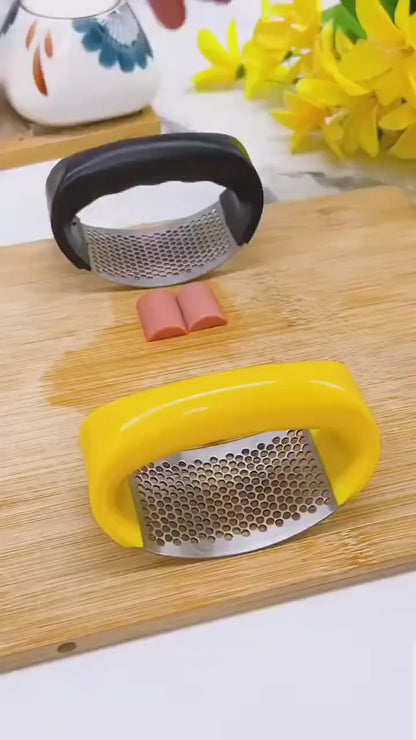 Arc Shaped Garlic Press Crusher With Comfortable Grip